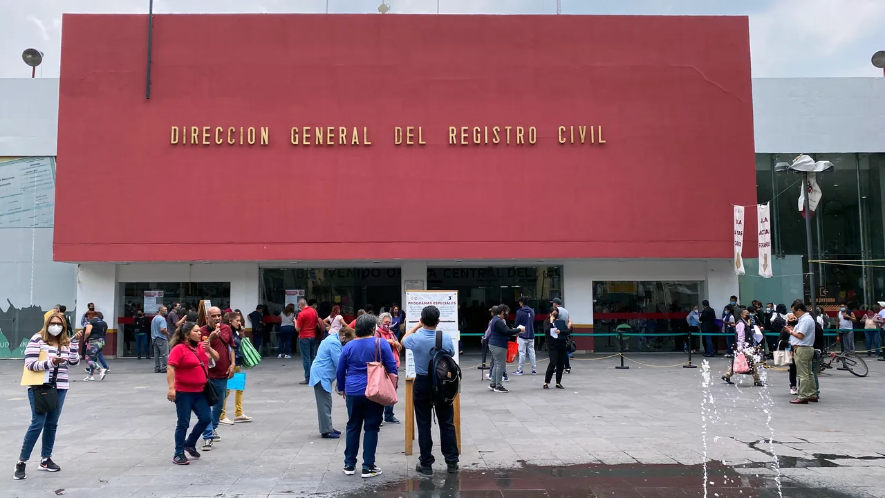 Fachada de la Dirección General del Registro Civil de la Ciudad de México