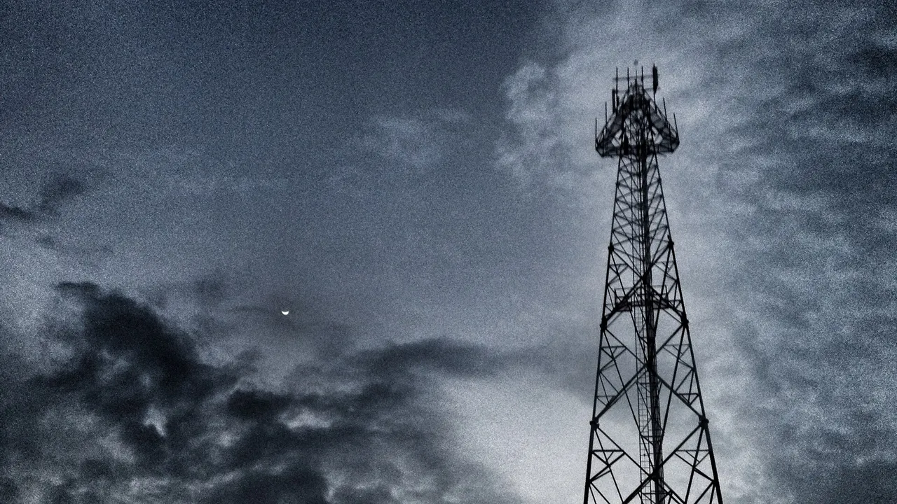 Antena de telefonía celular en San Pedro Yeloixtlahuaca